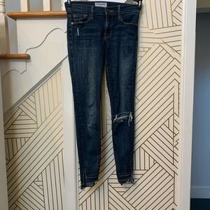 Frame Distressed Le Skinny De Jeanne Jeans
